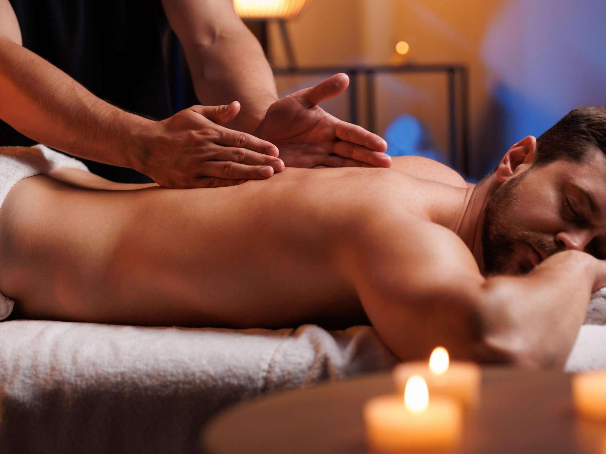 Moevenpick Hotel & Apartments Ghala Muscat Exteriör bild Massage