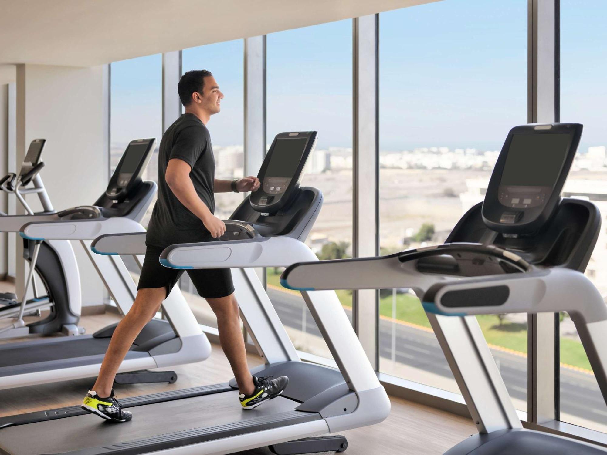 Moevenpick Hotel & Apartments Ghala Muscat Exteriör bild A treadmill