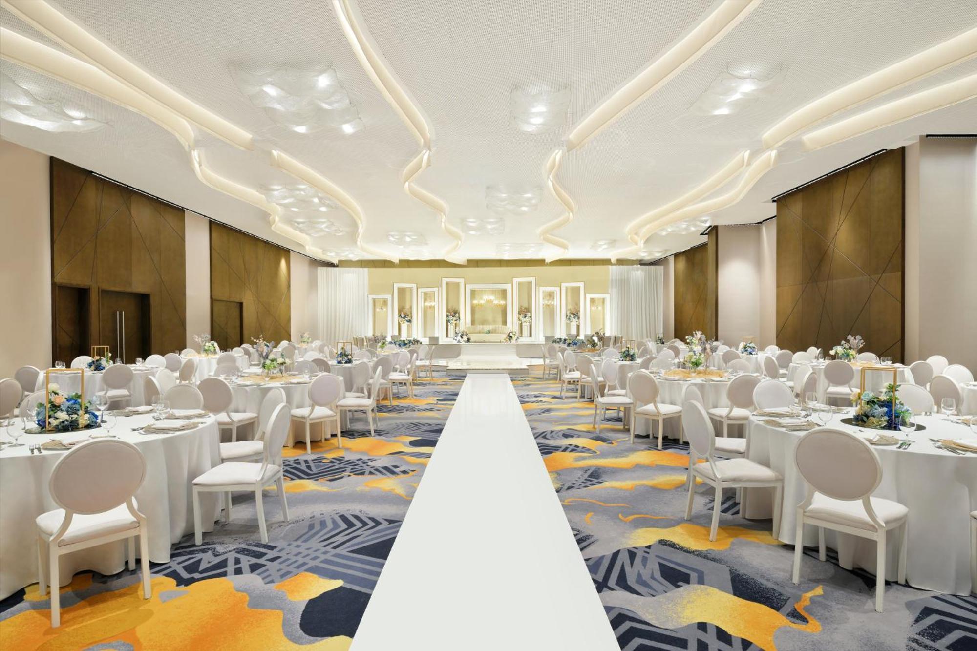 Moevenpick Hotel & Apartments Ghala Muscat Exteriör bild The Grand Ballroom